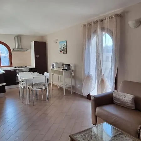 Casa Julia - Meraviglioso Attico Al Centro Di Budoni, Vista Mare -