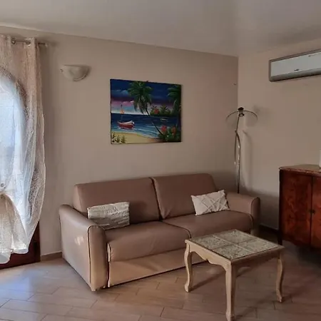 Apartment Casa Julia - Meraviglioso Attico Al Centro Di Budoni, Vista Mare -